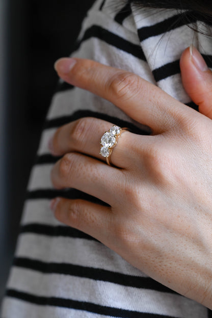 CausYou round cut diamond engagement ring Solid Gold D/VS1 Cathedral Setting Three Stone Round Cut Lab Grown Diamond Engagement Ring