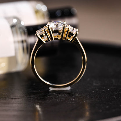 CausYou round cut diamond engagement ring Solid Gold D/VS1 Cathedral Setting Three Stone Round Cut Lab Grown Diamond Engagement Ring