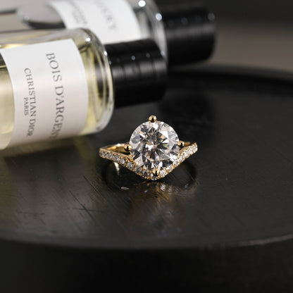 CausYou round cut diamond engagement ring Solid Gold D/VS1 Curved Band Round Cut Lab Grown Diamond Engagement Ring