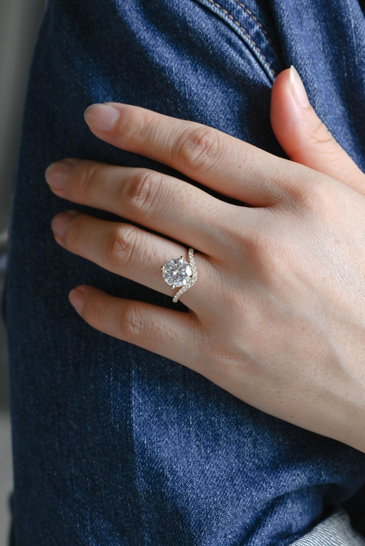 CausYou round cut diamond engagement ring Solid Gold D/VS1 Curved Band Round Cut Lab Grown Diamond Engagement Ring