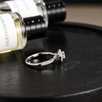 CausYou round cut diamond engagement ring Solid Gold D/VS1 Flower Round Cut Lab Grown Diamond Engagement Ring
