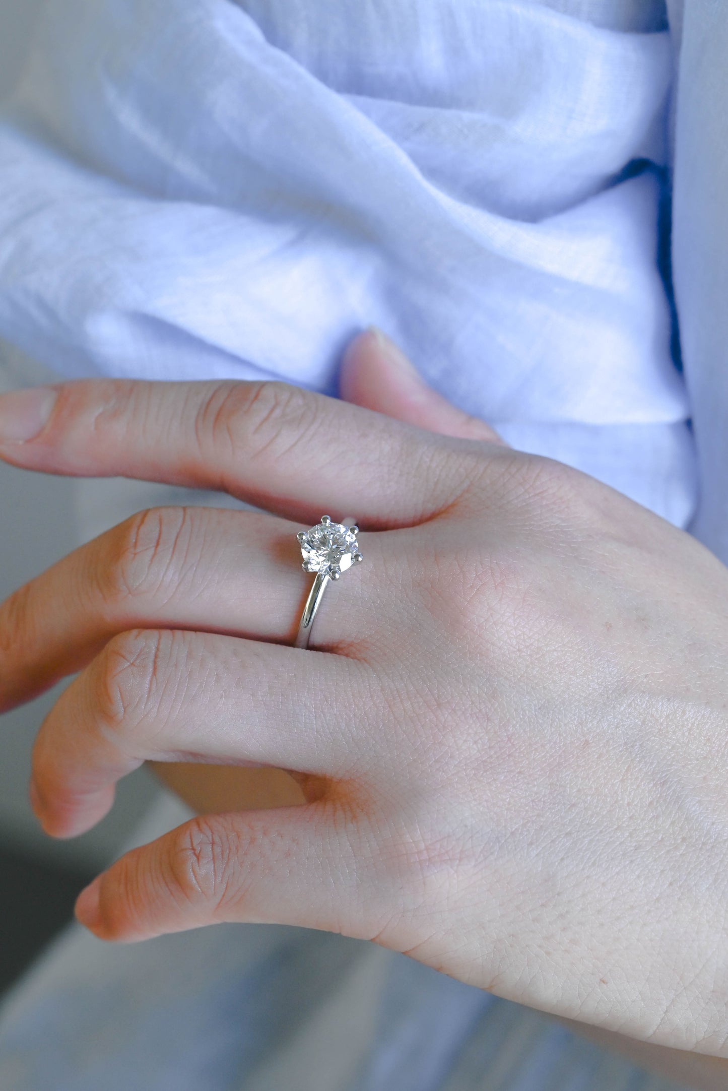 CausYou round cut diamond engagement ring Solid Gold D/VS1 Round Cut Lab Grown Diamond Engagement Ring