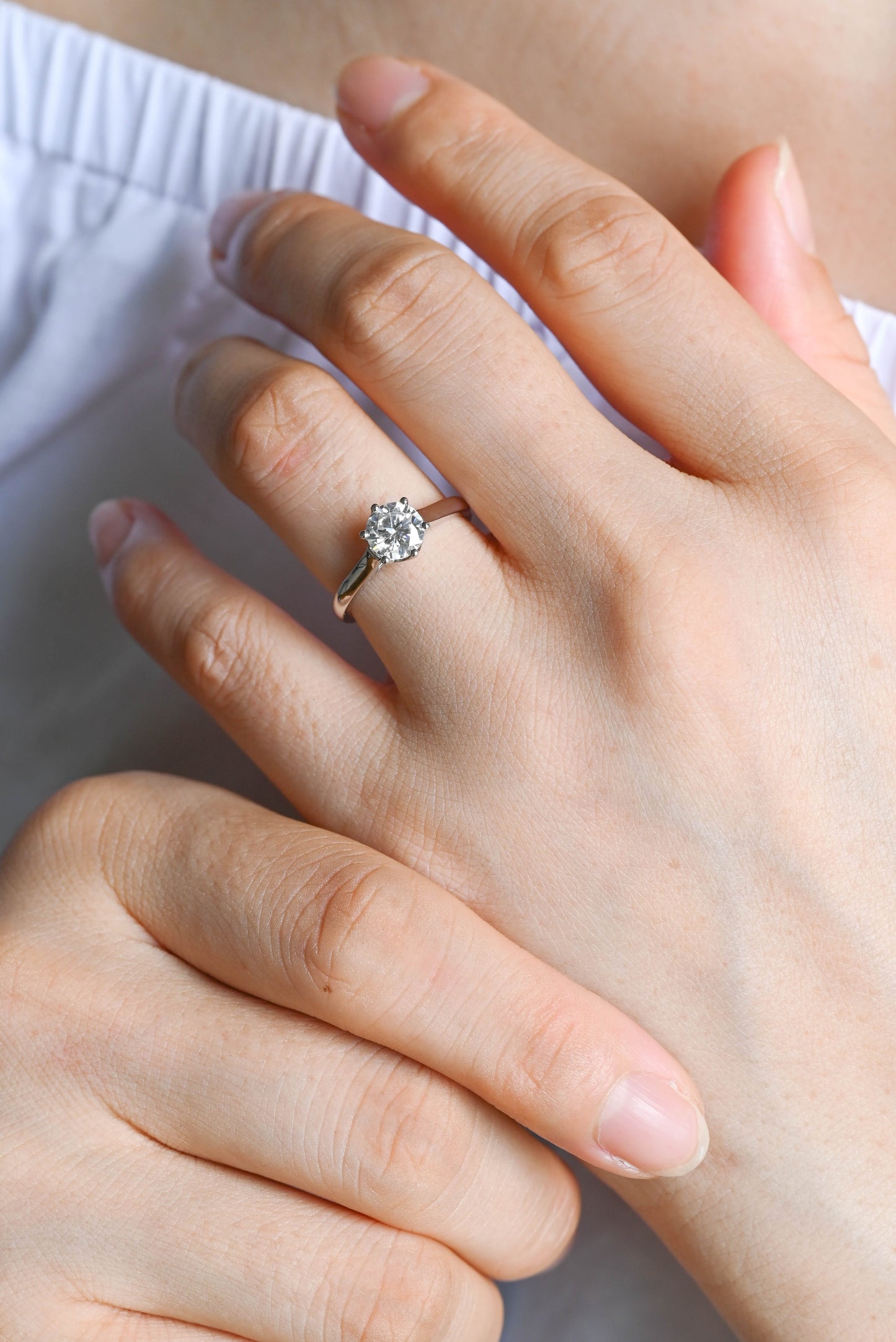 CausYou round cut diamond engagement ring Solid Gold D/VS1 Tulip Setting Round Cut Lab Grown Diamond Engagement Ring