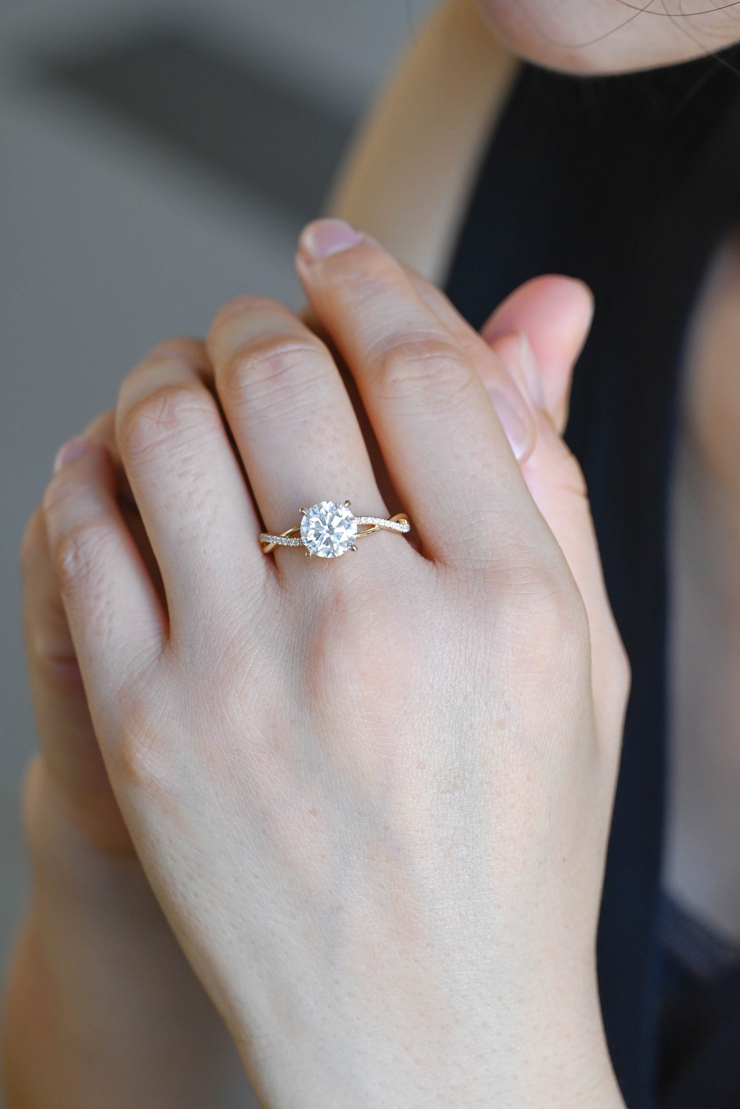 CausYou round cut diamond engagement ring Solid Gold D/VS1 Twisted Band Round Cut Lab Grown Diamond Engagement Ring