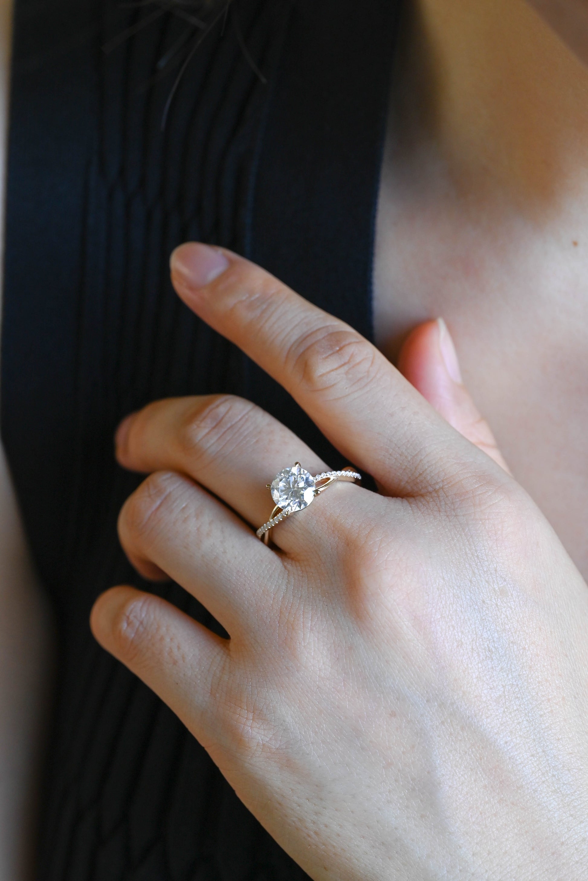 CausYou round cut diamond engagement ring Solid Gold D/VS1 Twisted Band Round Cut Lab Grown Diamond Engagement Ring
