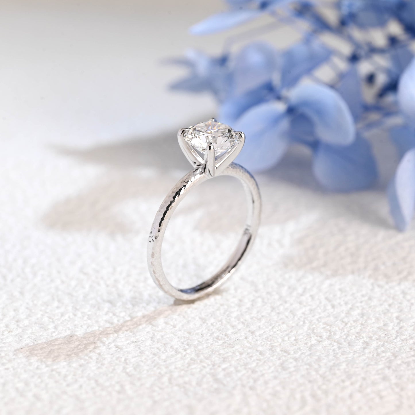 CausYou round cut diamond engagement ring Solid Gold Hammered Round Cut Lab Diamond Engagement Ring | D VS1 IGI Certified