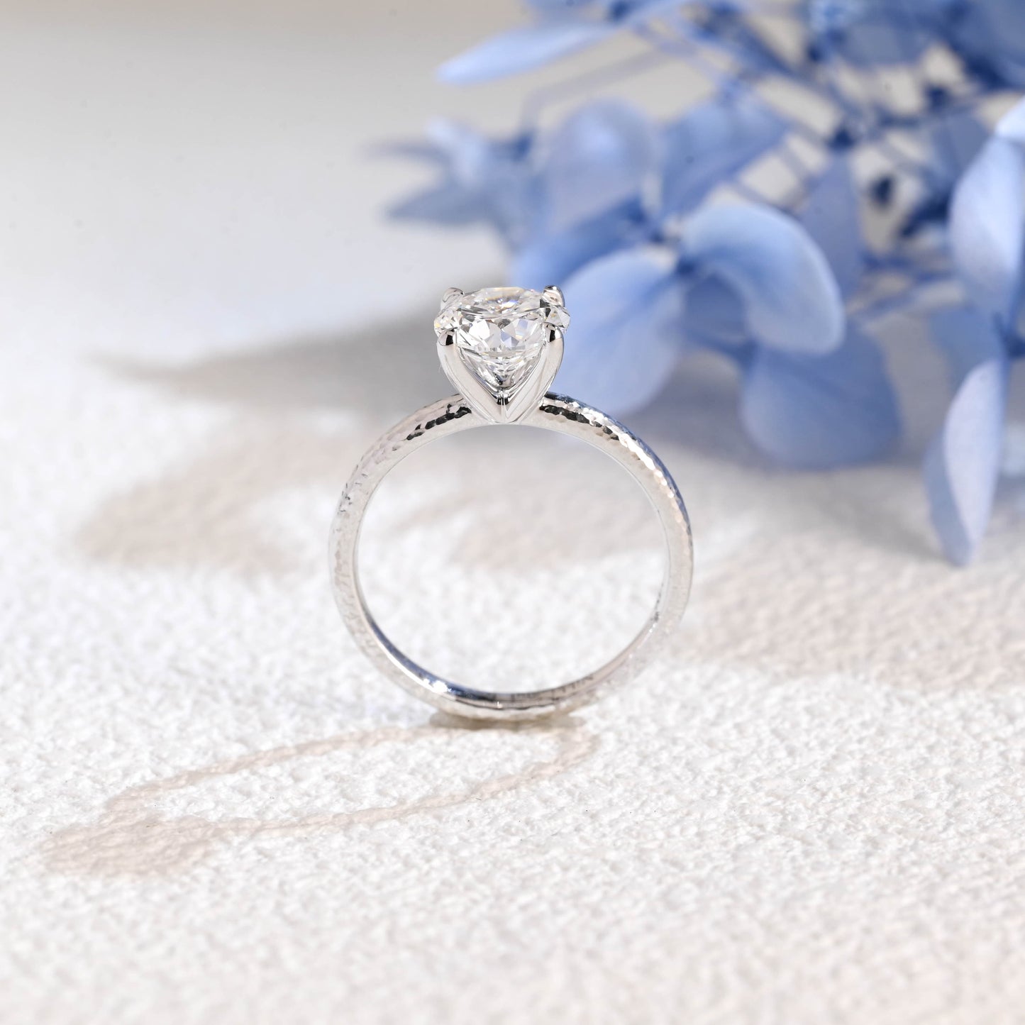 CausYou round cut diamond engagement ring Solid Gold Hammered Round Cut Lab Diamond Engagement Ring | D VS1 IGI Certified