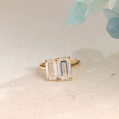 CausYou toi et moi engagement ring Solid Gold Elongated Emerald Cut Moissanite Toi et Moi Ring