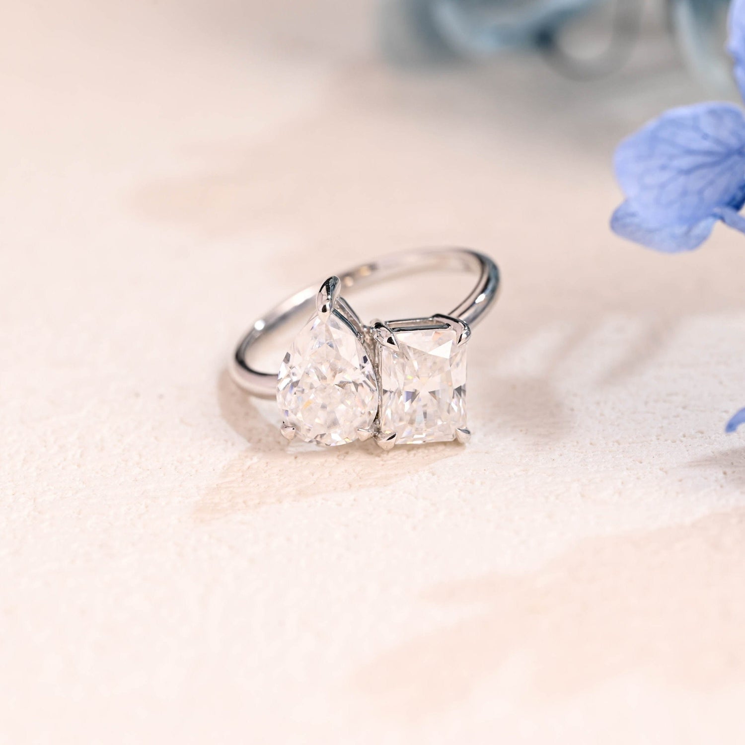 CausYou toi et moi engagement ring Solid Gold Toi Et Moi Radiant & Pear Cut Moissanite Engagement Ring
