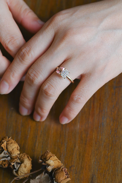 CausYou toi et moi engagement ring Solid Gold Toi et Moi Ring, Pear Lab Grown Sapphire & Emerald Moissanite Engagament Ring