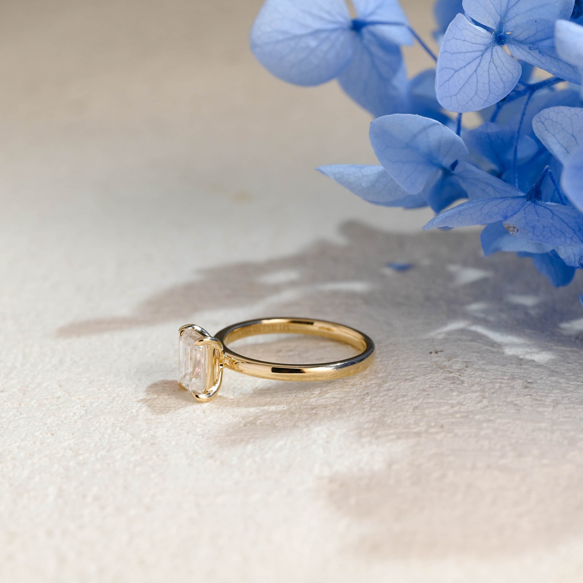 CausYou toi et moi engagement ring Solid Gold Toi et Moi Ring, Pear Lab Grown Sapphire & Emerald Moissanite Engagament Ring