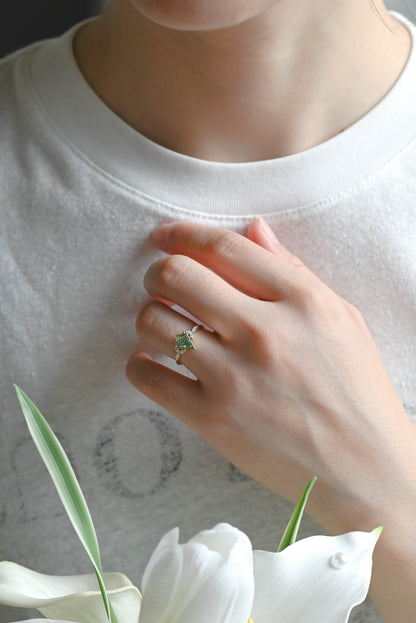 CausYou trillion cut moissanite engagement ring Solid Gold Kite Shape Green Sapphire Engagement Ring Bezel Ring