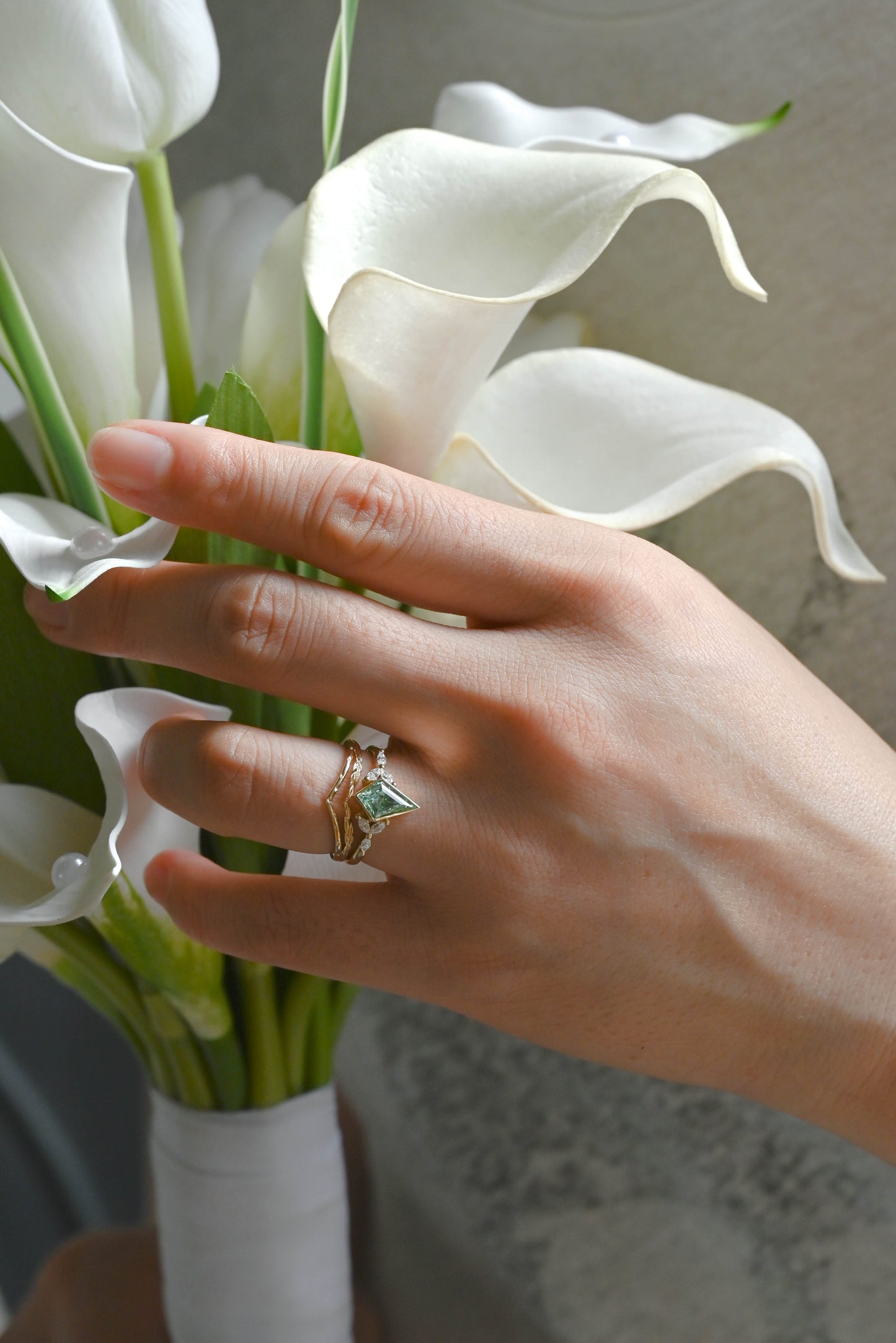 CausYou trillion cut moissanite engagement ring Solid Gold Kite Shape Green Sapphire Engagement Ring Bezel Ring