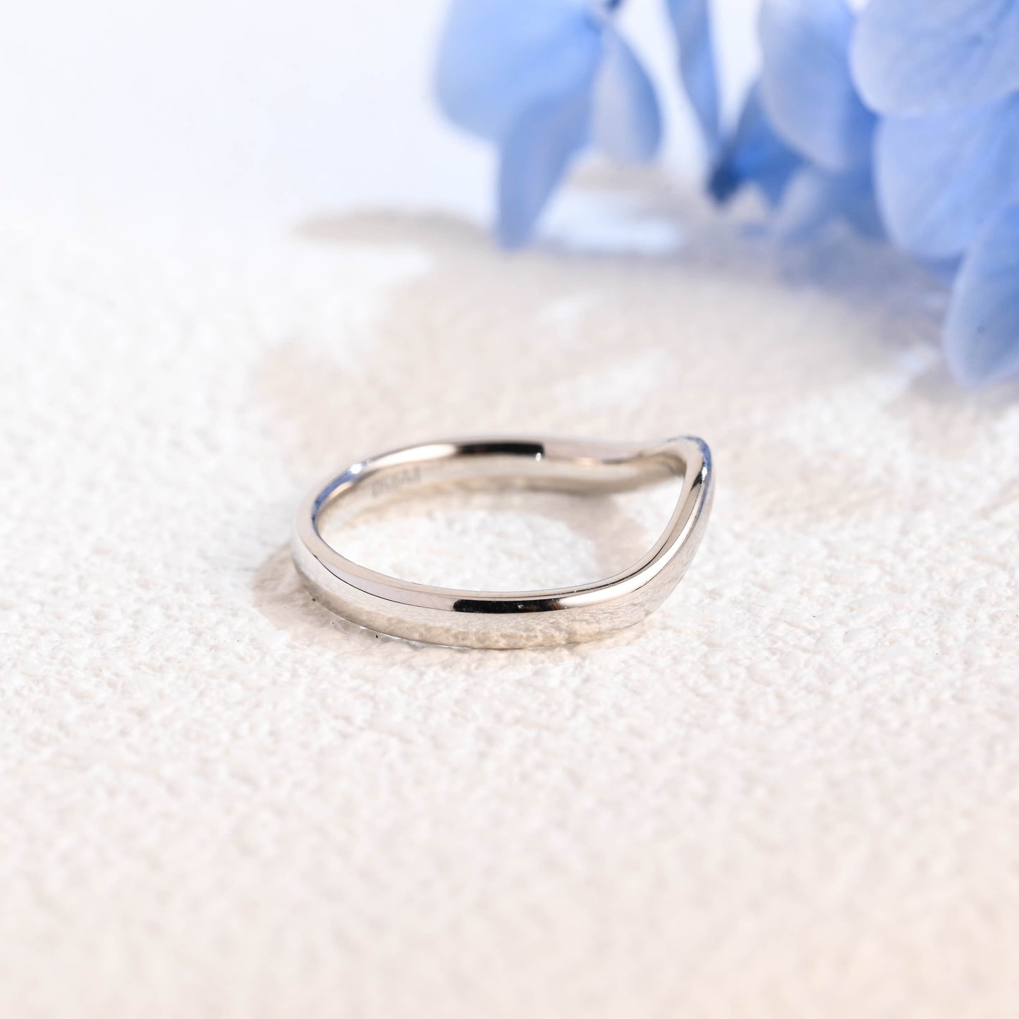 CausYou women's wedding ring Solid Gold 2.5mm Curved Plain Wedding Ring