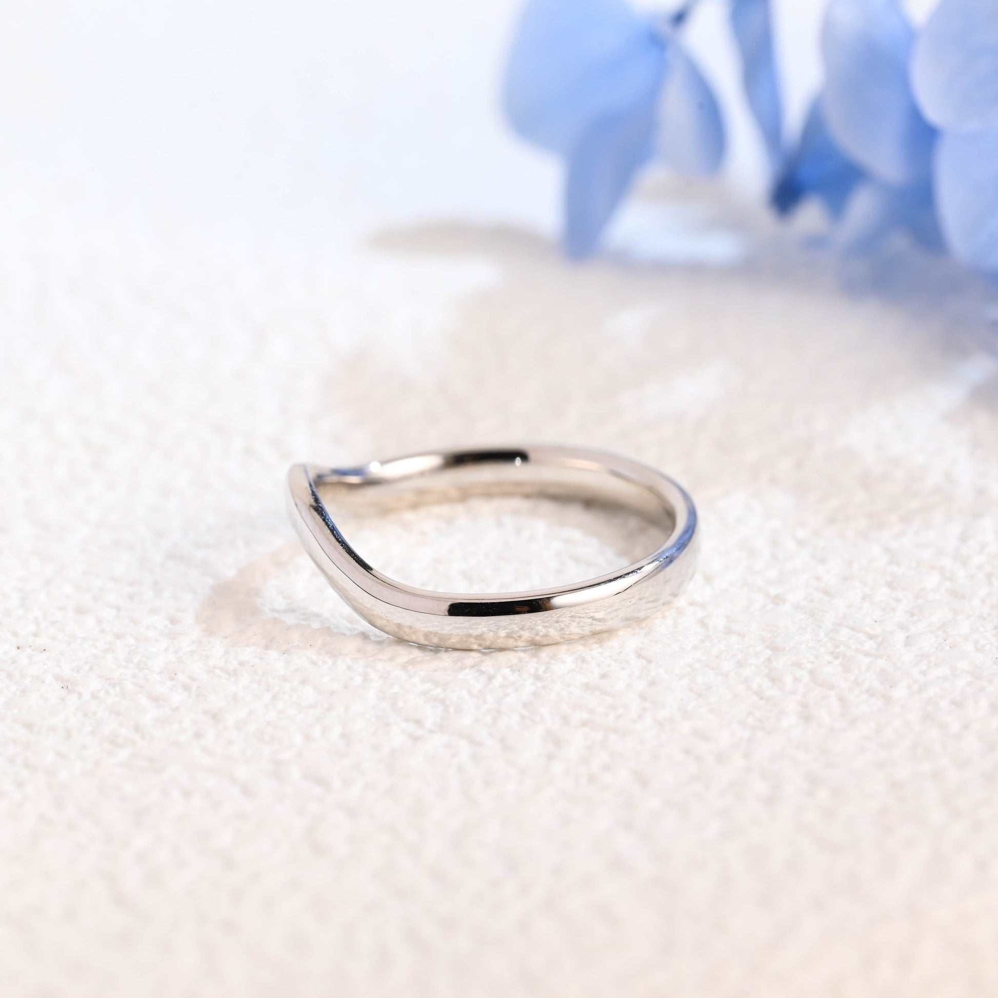 CausYou women's wedding ring Solid Gold 2.5mm Curved Plain Wedding Ring