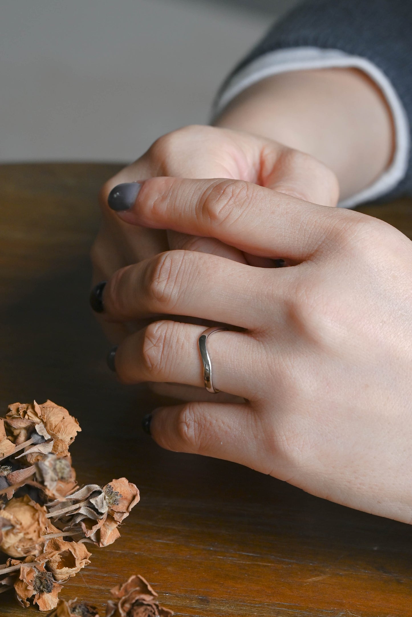 CausYou women's wedding ring Solid Gold 2.5mm Curved Plain Wedding Ring