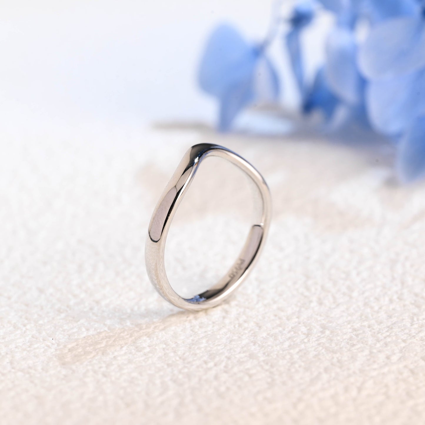 CausYou women's wedding ring Solid Gold 2.5mm Curved Plain Wedding Ring