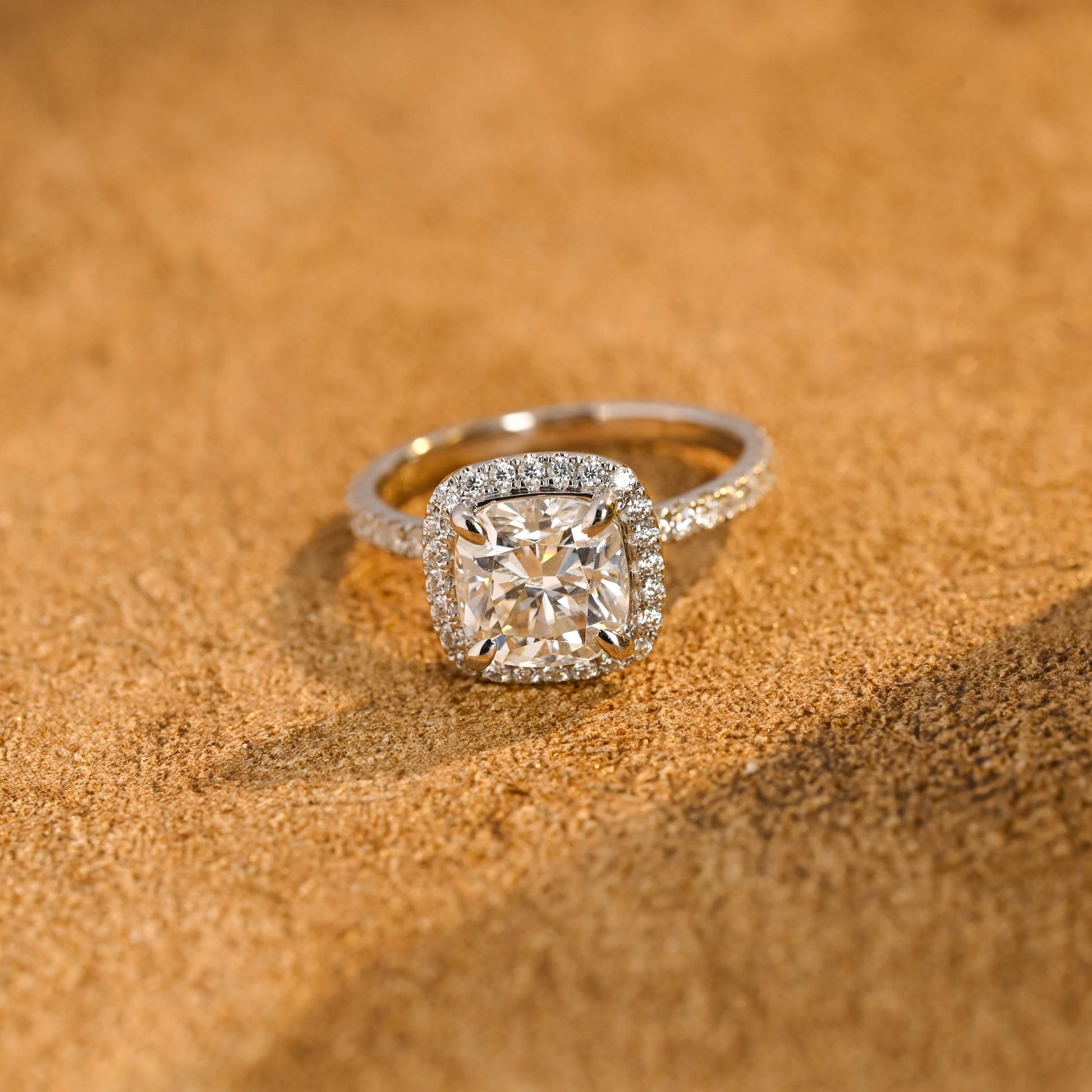 cushion-cut-lab-grown-diamond-wedding-ring-engagement-ring-halo-pave-ring