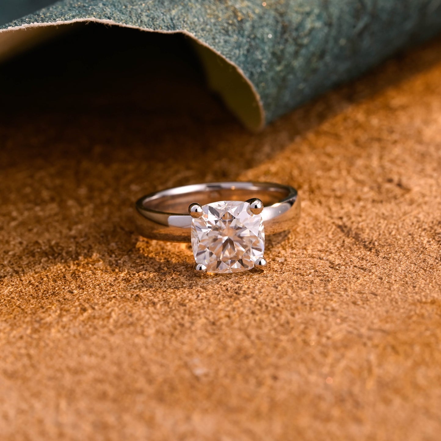 cushion-cut-lan-grown-diamond-engagement-ring-wedding-ring