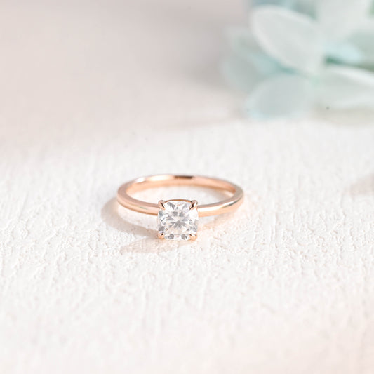 cushion-cut-moissanite-engagement-ring-wedding-ring