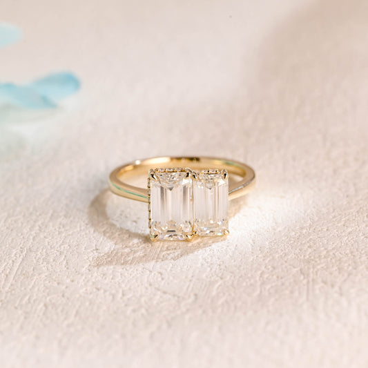 emerald-cut-moissanite-toi-et-moi-ring-elongated-wedding-ring