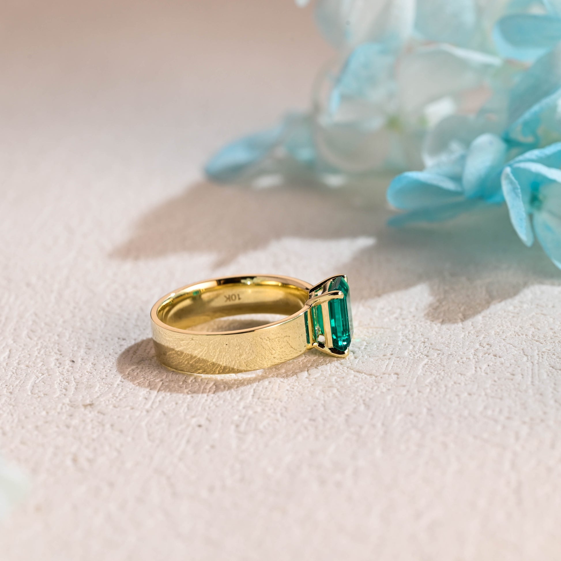 emerald-engagmenet-ring-wedding-ring-cigar-band-ring