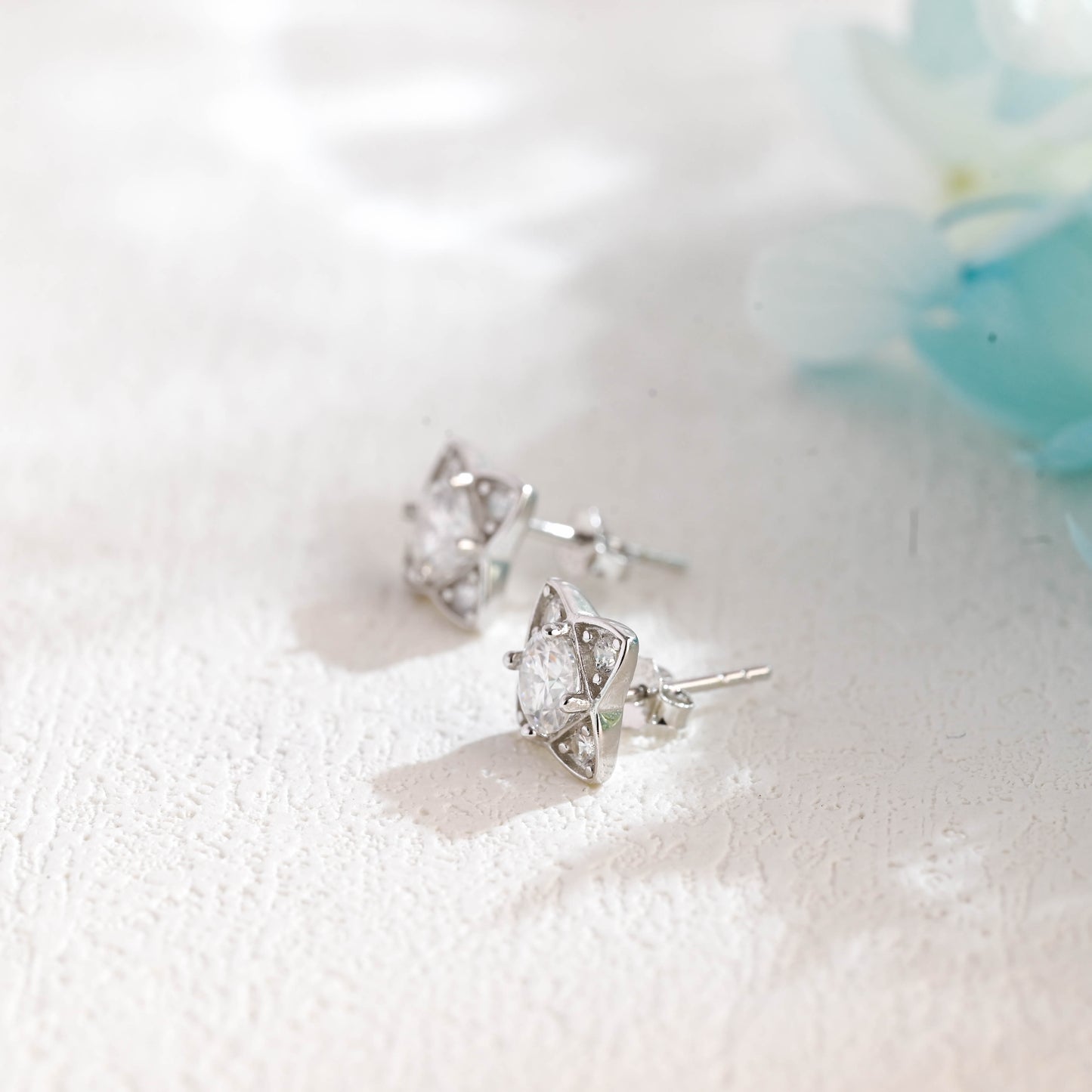 round-cut-four-leaf-clover-inspired-moissanite-earrings