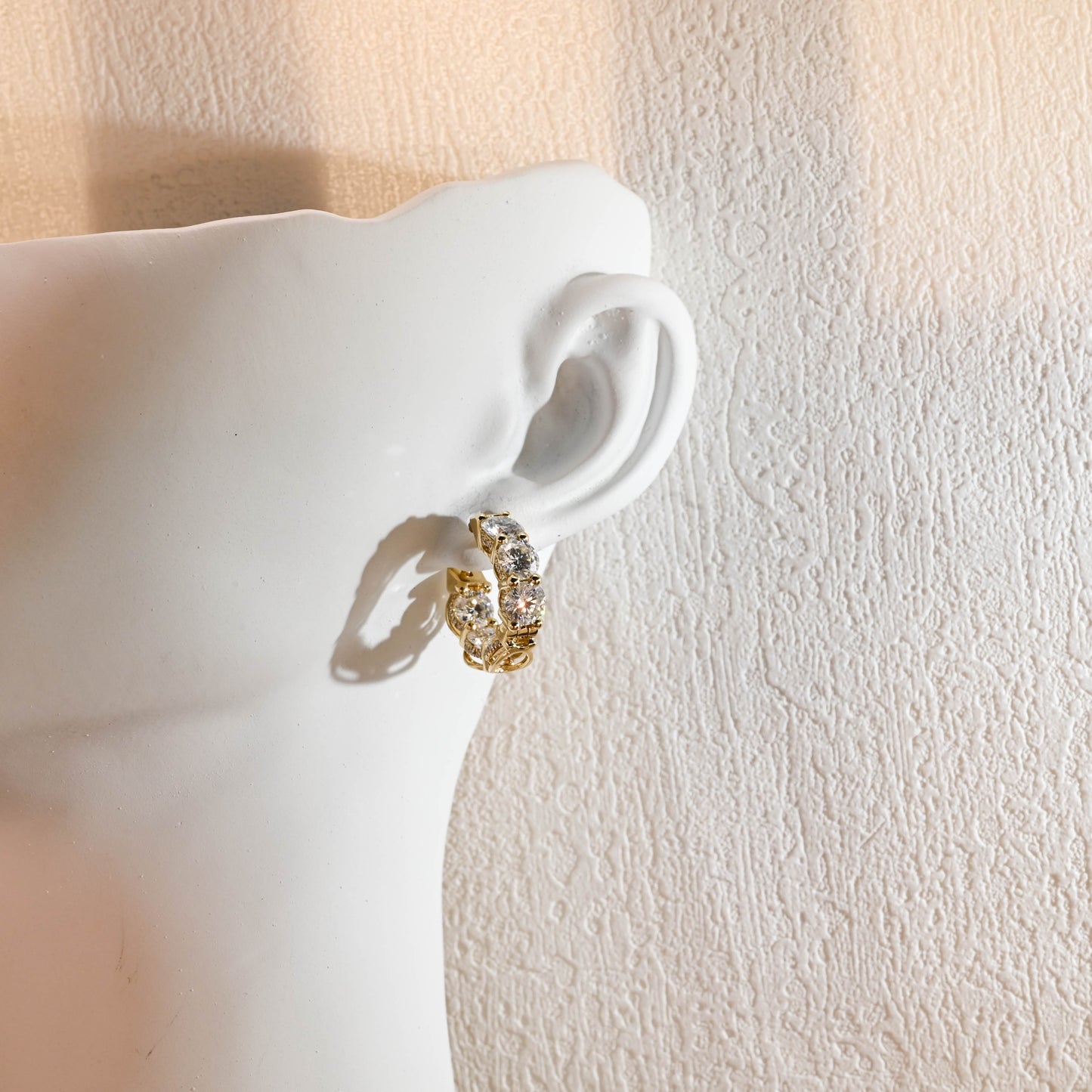 moissanite-huggie-earrings-hoop-earrings-wedding-gifts