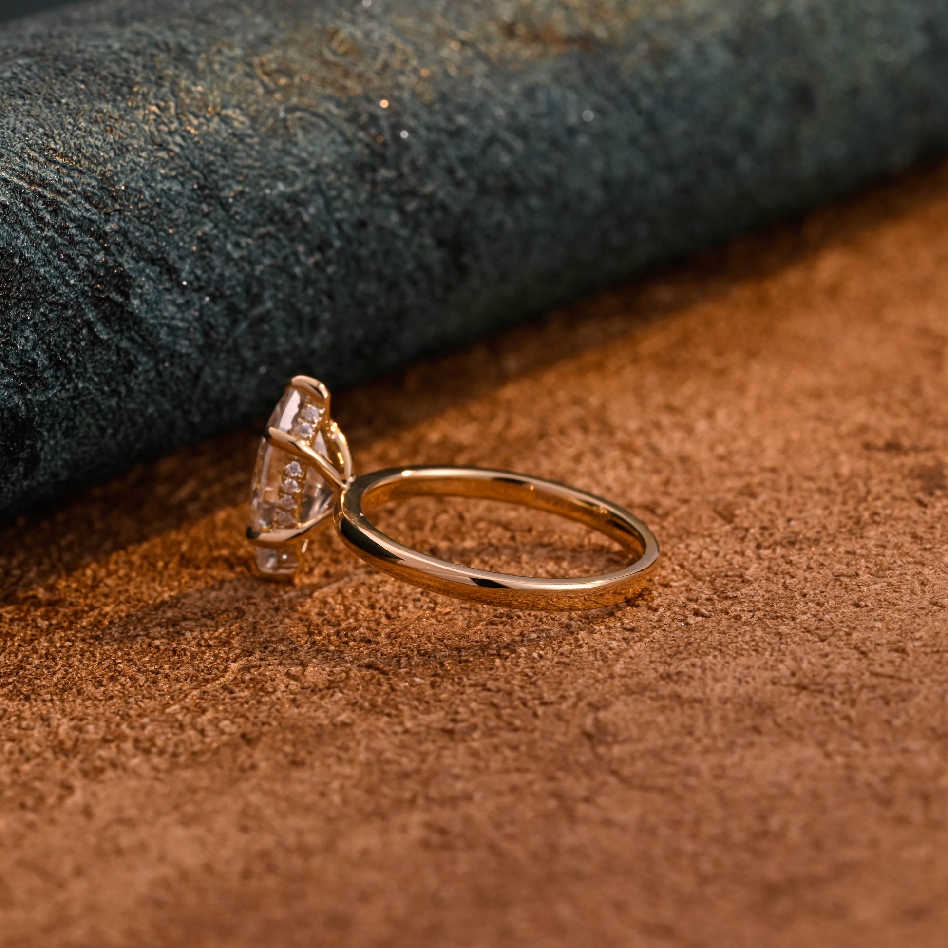 marquise-cut-lab-grown-diamond-engagement-ring-wedding-ring