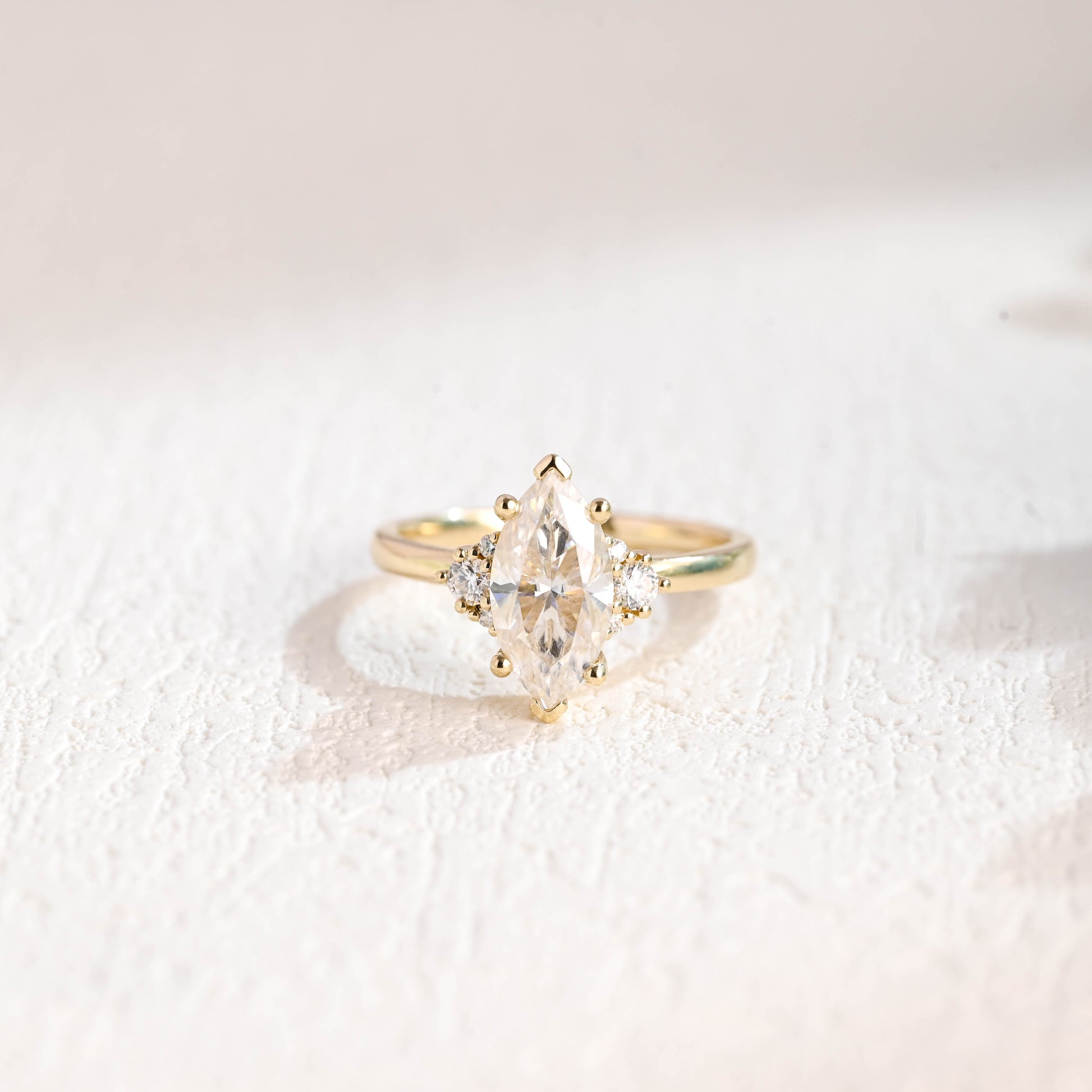 marquise-cut-moissanite-engagement-ring-wedding-ring-bridal-ring