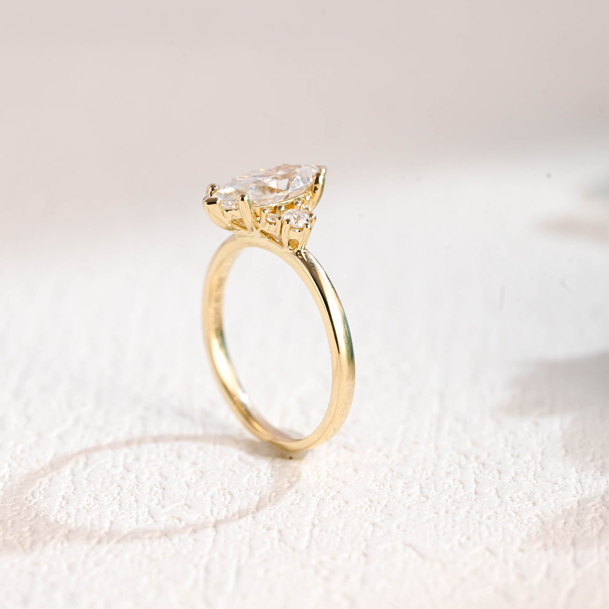 marquise-cut-moissanite-engagement-ring-wedding-ring-bridal-ring