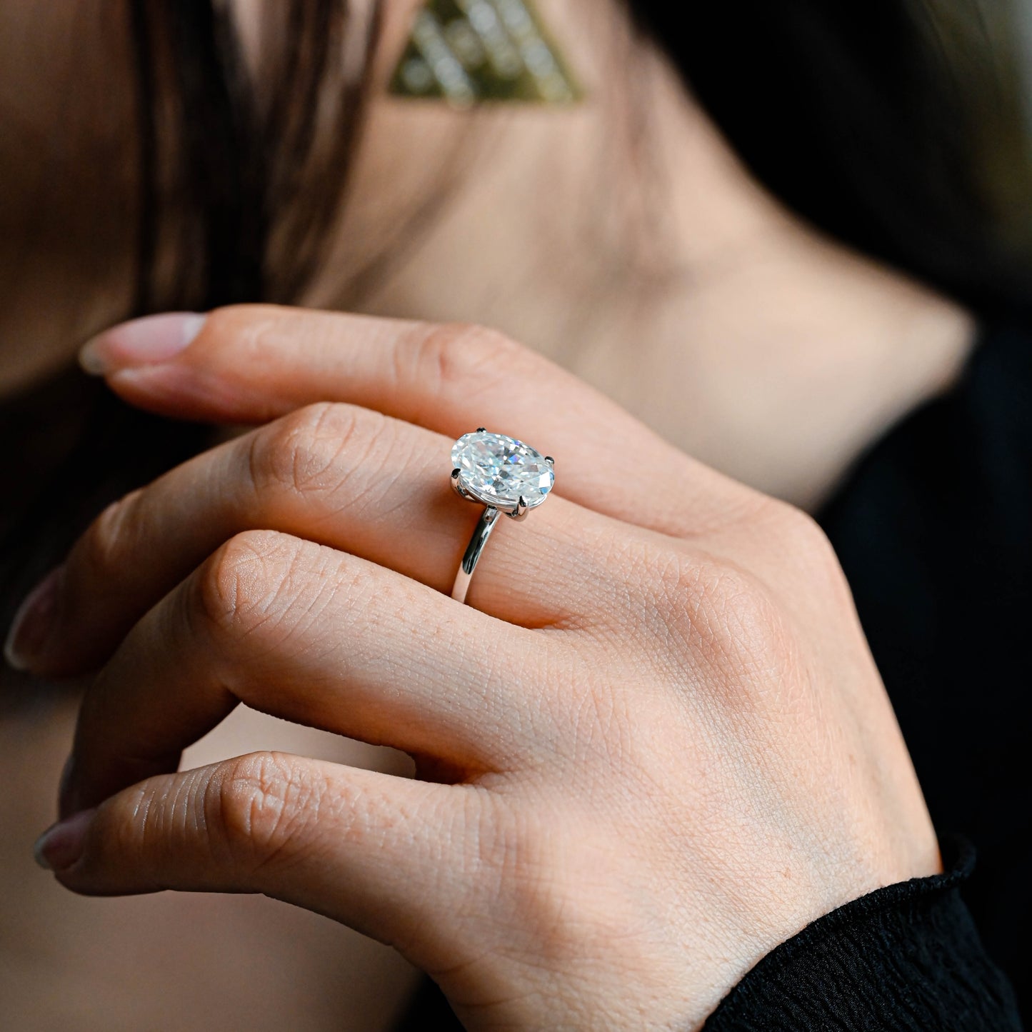 lab-grown-diamond-engagement-ring-oval-cut-wedding-ring