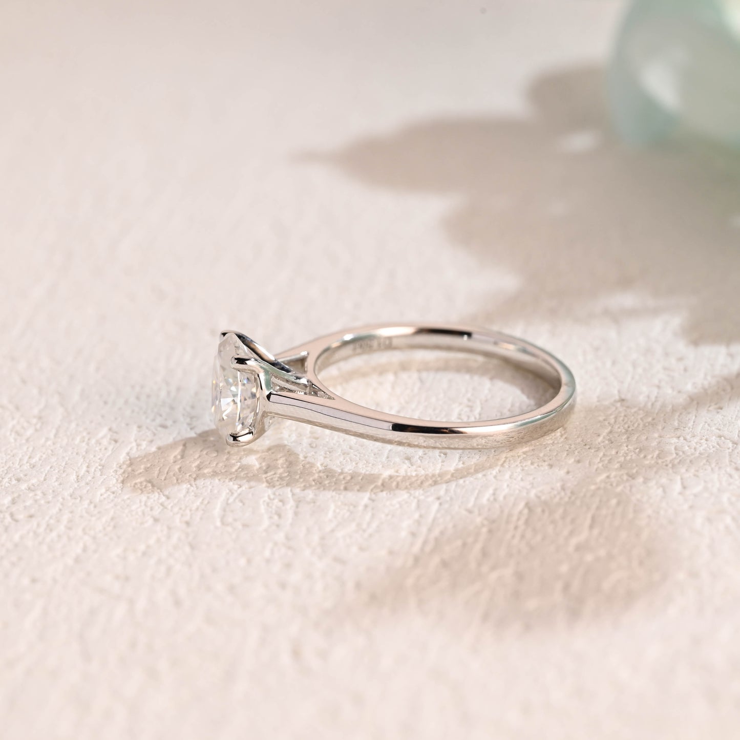 oval-cut-moissanite-engagement-ring-wedding-ring