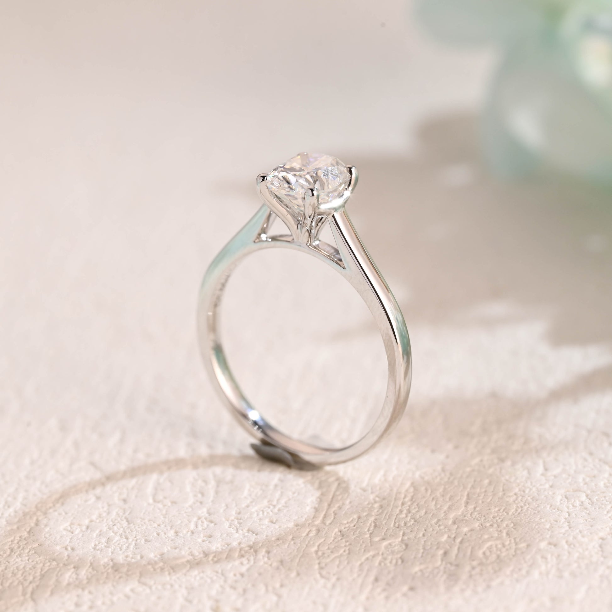 oval-cut-moissanite-engagement-ring-wedding-ring