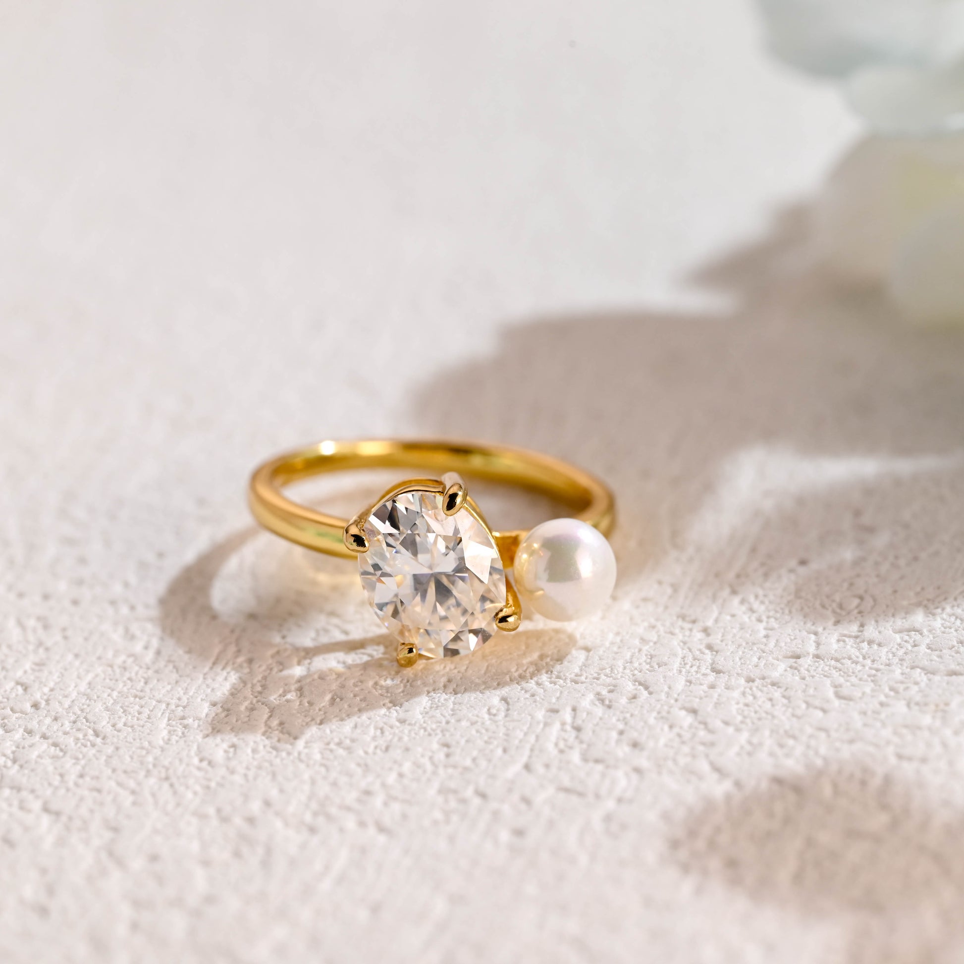 oval-cut-moissanite-toi-et-moi-engagement-ring-pearl-ring