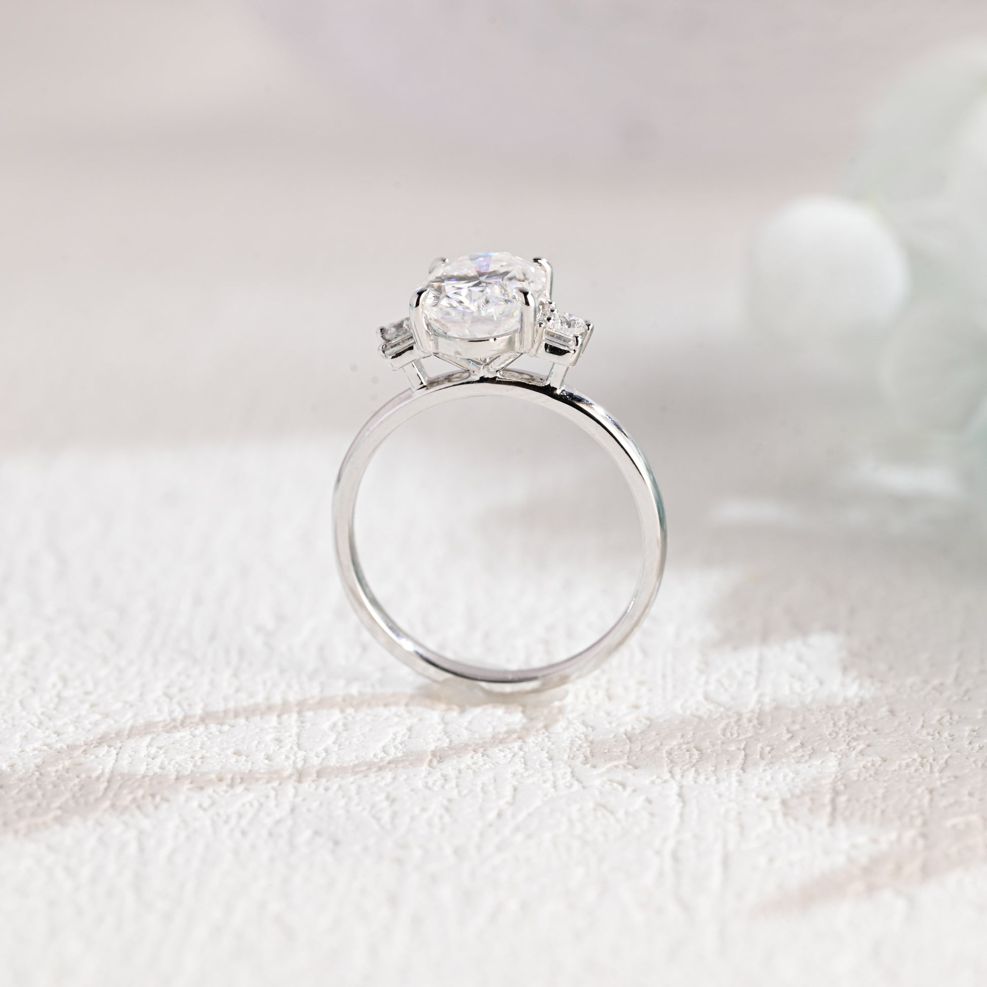 oval-cut-moissanite-engagement-ring-promise-ring-wedding-ring