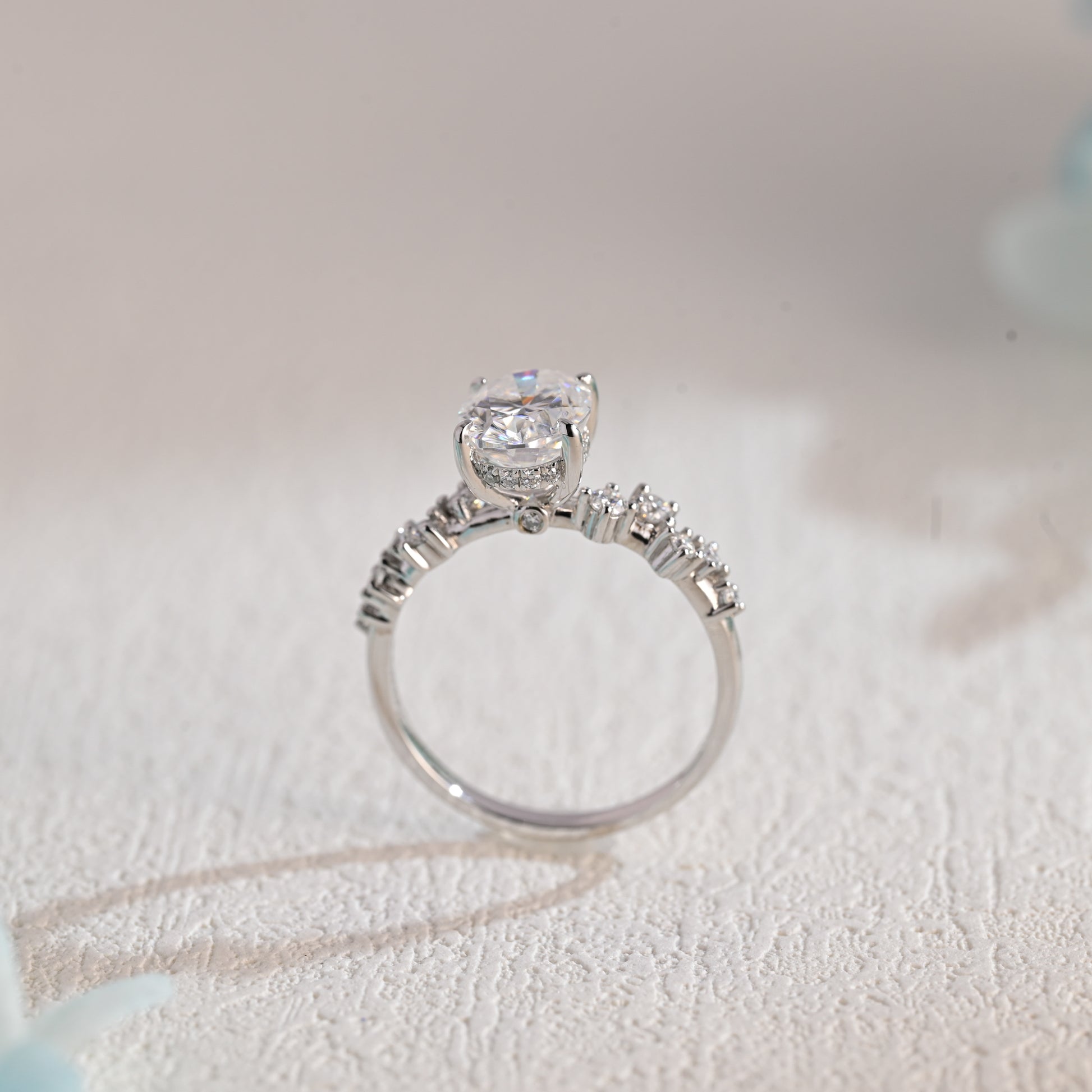 oval-cut-moissanite-engagement-ring-wedding-ring-cluster-ring