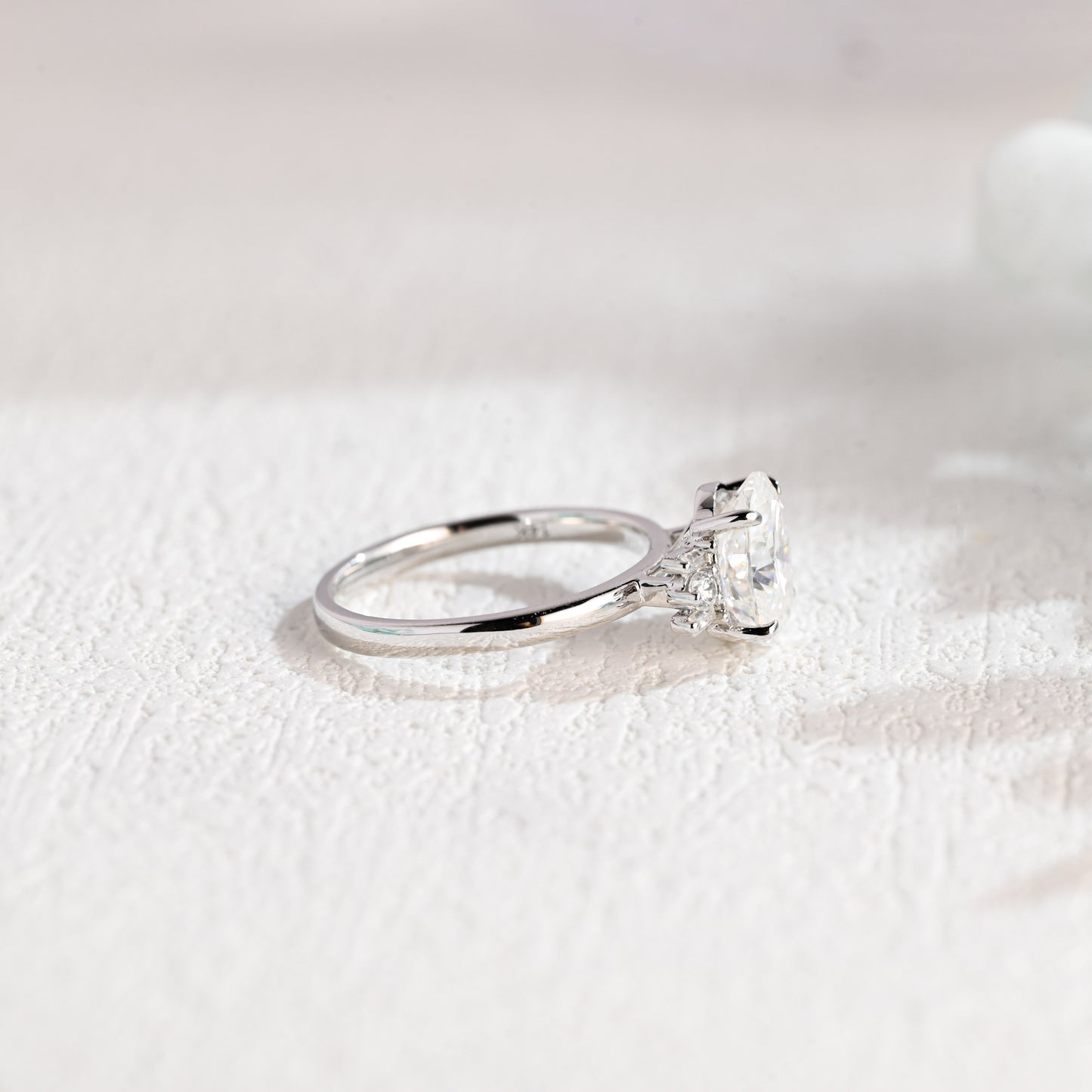 oval-cut-moissanite-engagement-ring-promise-ring-wedding-ring