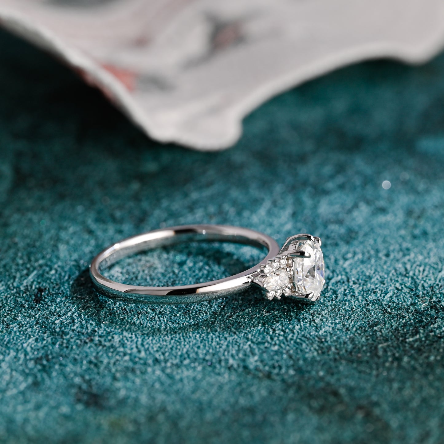 lab-grown-oval-diamond-wedding-engagement-ring