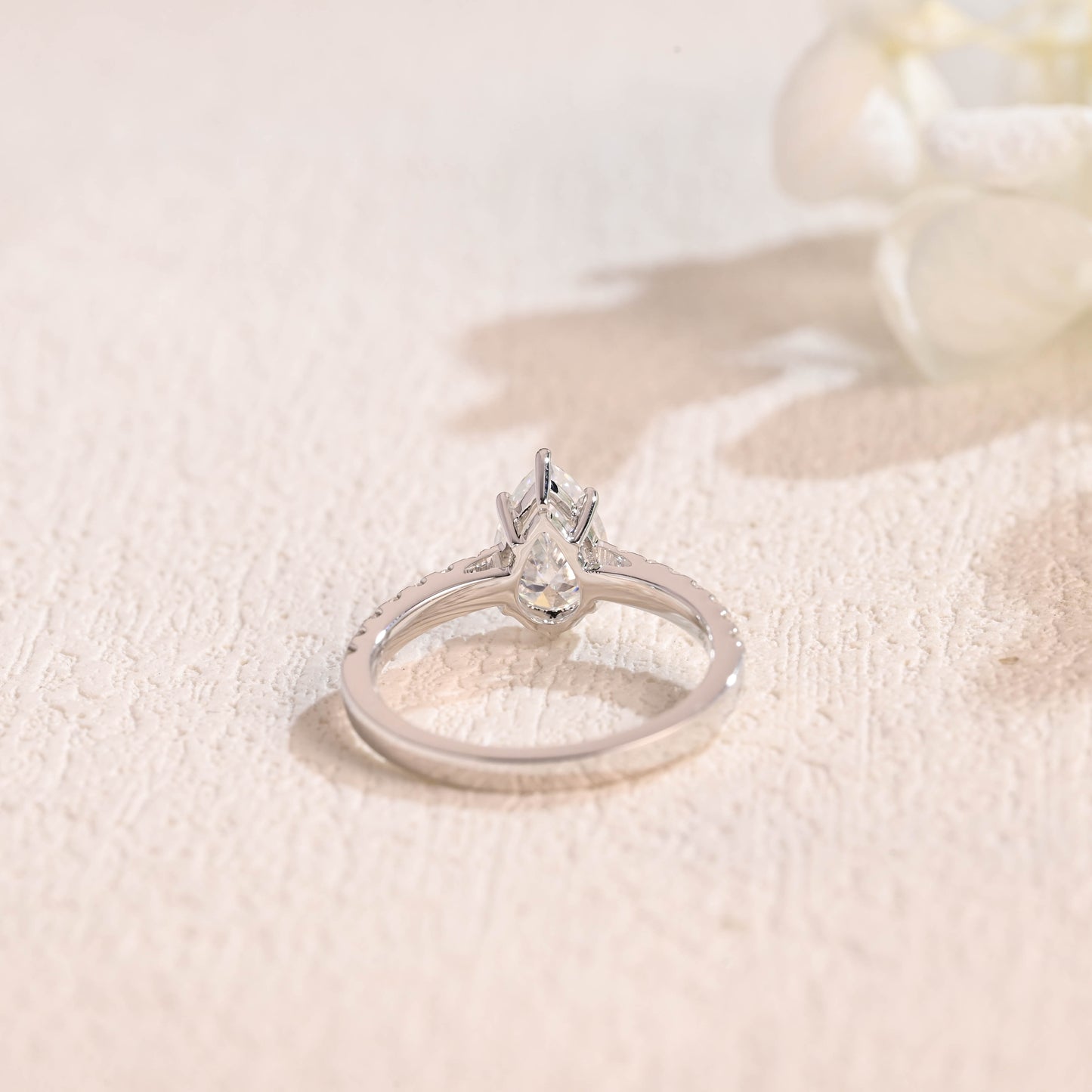 pear-cut-wedding-engagement-ring-moissanite-ring