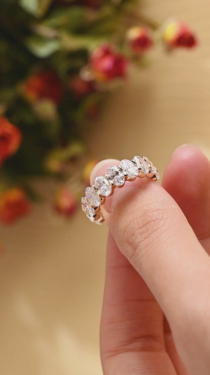 Solid Gold 4*6mm Oval Lab Diamond Wedding Band for Woman