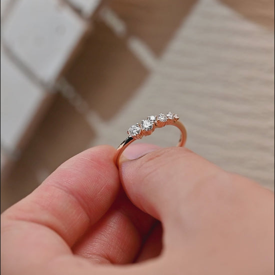 solid-gold-curved-round-cut-moissanite-wedding-band