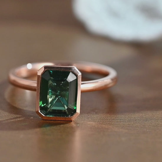 solid-gold-lab-grown-emerald-engagement-ring-promise-ring-bezel-ring