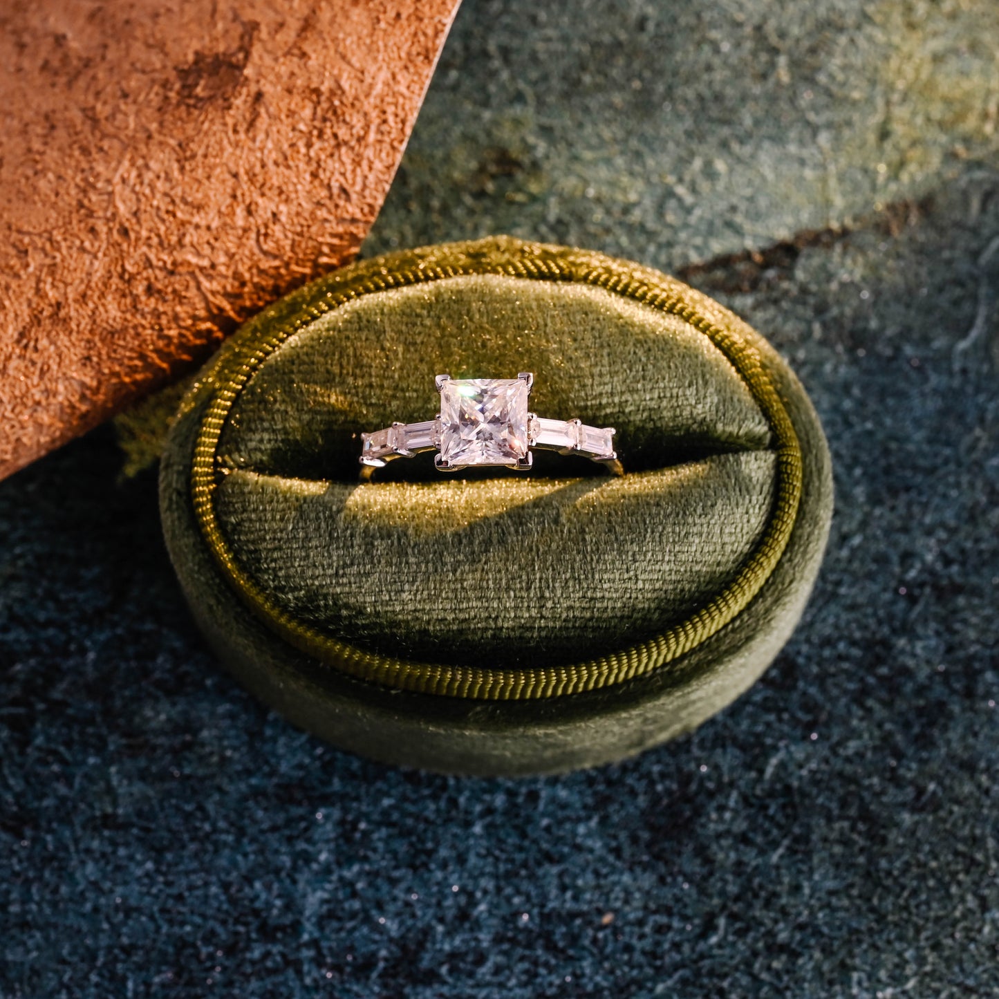 princess-cut-lab-grown-diamond-engagement-ring-wedding-ring