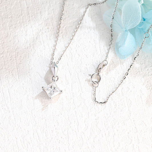 princess-cut-moissanite-pendant-necklace-minimalist-style-gifts