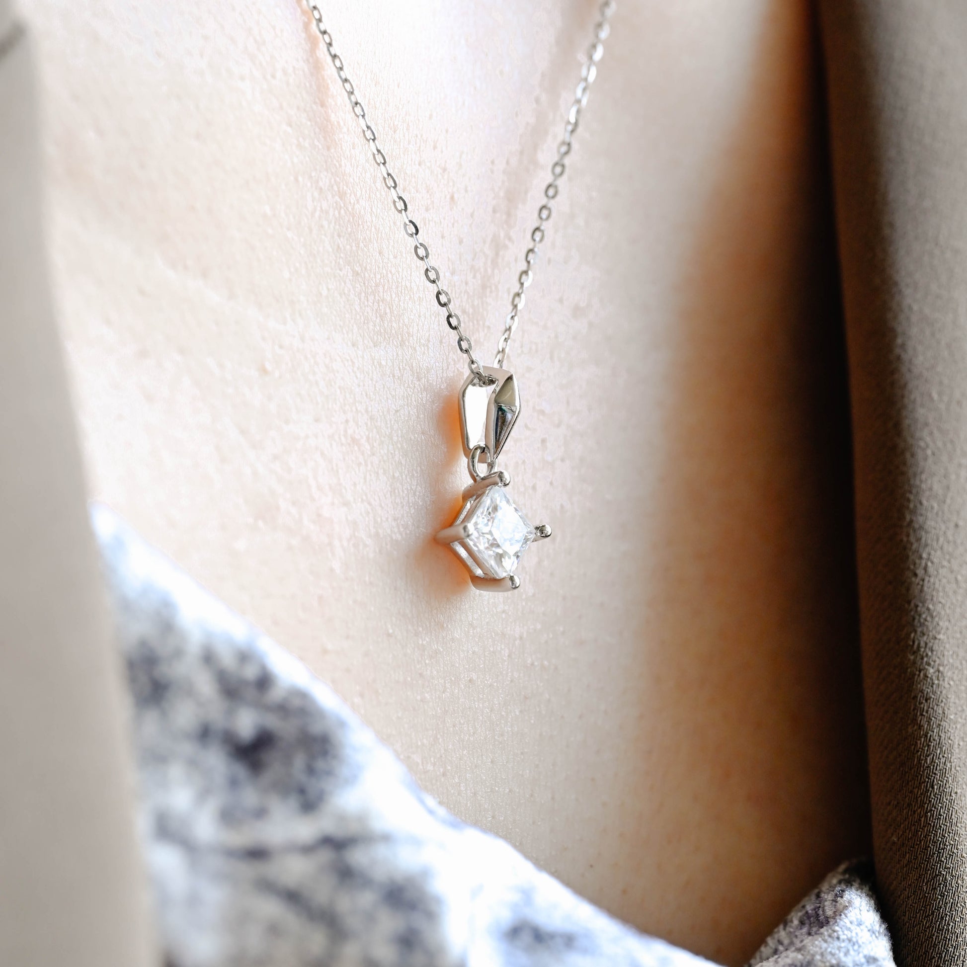 princess-cut-moissanite-pendant-necklace-minimalist-style-gifts