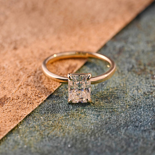 radiant-cut-lab-grown-diamond-wedding-ring-engagement-ring