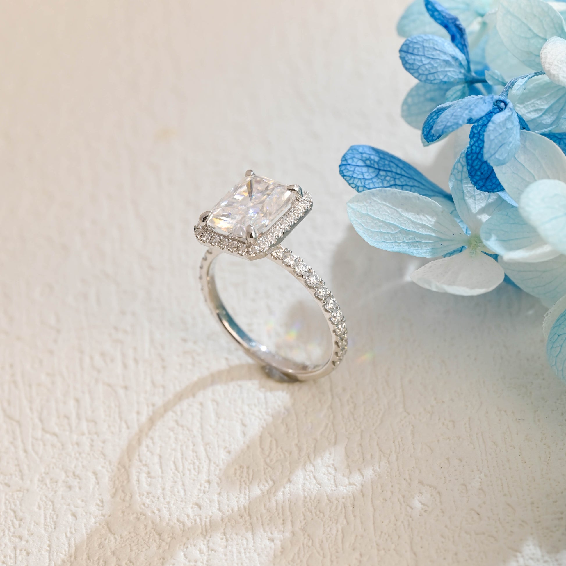 radiant-cut-moissanite-engagement-ring-halo-wedding-ring