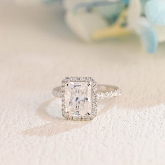 radiant-cut-moissanite-engagement-ring-halo-wedding-ring