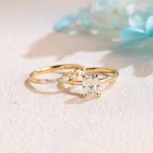 radiant-cut-moissanite-wedding-ring-set-engagement-ring-set